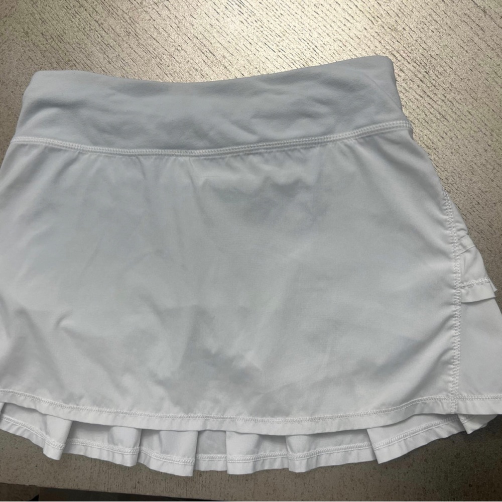 Ivivva by lululemon white pleaded skirt. Girls 12 or adult XSmall
